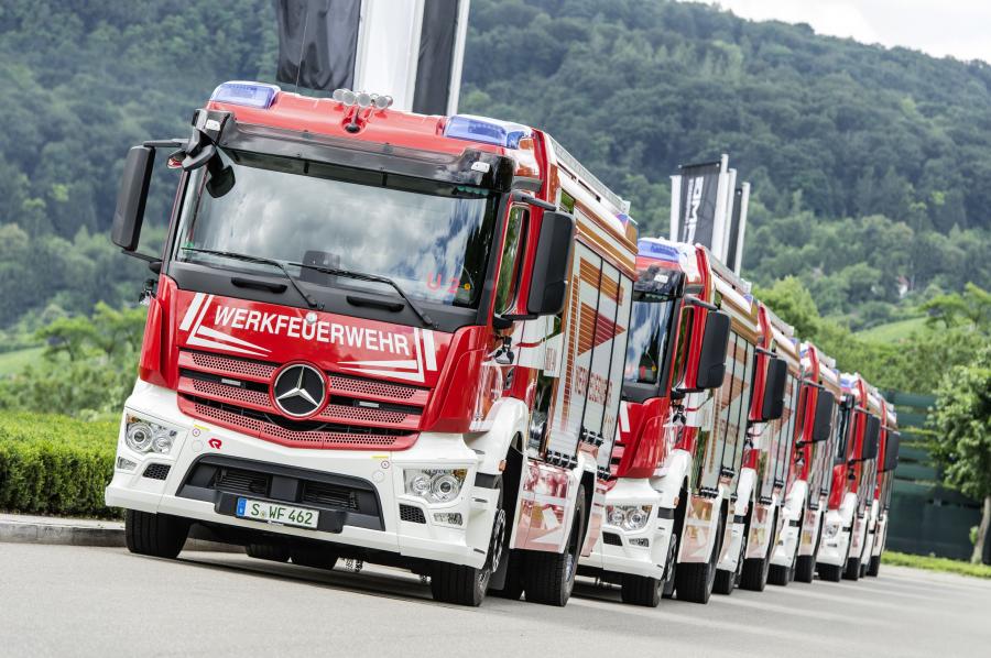  Mercedes-Benz Antos 1843 Rosenbauer AT HLF 40 2016 года  (фото 1 из 3)